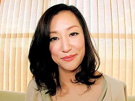 感じると乳首が伸びるマジック乳首って! SEXレス美人奥様が感じ過ぎて理性崩壊の濃厚精子哀願中出しファック!! サンプル動画サムネイル