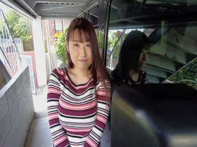 THE ドキュメント　本能丸出しでする絶頂SEX 色白ムッチリ巨乳若妻快楽トリップ乱交交尾　サンプル画像02