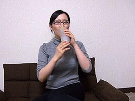 見た目ハイスペ女子なのに中身はヒップホップを愛する面白おねえさん ムチムチボディと絶倫チ●ポの肉弾セックス! サンプル動画サムネイル