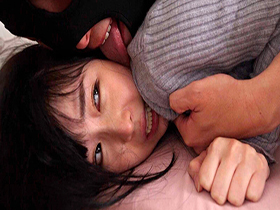 一人暮らしの美女が鬼畜犯罪集団に狙われる自宅押込み中出しレ〇プ　横宮七海　サンプル画像02