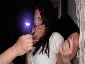 一人暮らしの美女が鬼畜犯罪集団に狙われる自宅押込み中出しレ〇プ 水端あさみ サンプル動画サムネイル