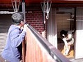 静かなる隣人〜狙われた爆乳爆尻美人妻! 「イツモ、アンタヲ、ミテイル…ヤラせろ、そのエロい女体オレにヤラせろ!!」 折原ゆかり サンプル動画サムネイル