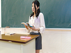 若い男子生徒をシゴいてハメて精子を放出!熟女教師のイケナイ性指導記録4時間 サンプル動画サムネイル