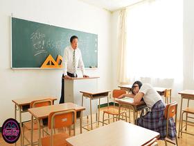 ねっとりベロチューと乳首舐めで誘惑 涎だらだら淫舌フェラで教師を沼らせる痴女J系 由良かな サンプル動画サムネイル