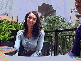 ロスでナンパした身長180cm超えの美女が白目むきながらの激しいSEX披露で全てにおいてダイナミックなAV出演 ベラ(24歳) サンプル動画サムネイル