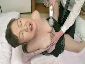 膣内射精の快感!吸い付く肉厚マ○コに大量中出しされる六十路五十路母4時間6 サンプル動画サムネイル