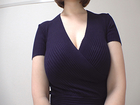 巨乳婦人会 美しいFカップにまん丸乳輪チクビの可愛い奥様 サンプル動画サムネイル
