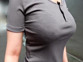 天然巨乳を揉む たぷんたぷんに主張する豊満おっぱいを着衣や下着や生でじっくり揉みたくる サンプル動画サムネイル