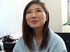 密着カメラを担当するADの正体はナンパ師!新人女優を撮影の合間に口説き落としホテルに呼び出しプライベートSEX サンプル動画サムネイル
