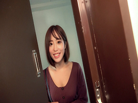1K中出し部屋呑みドキュメント 延々フェラするエロ唇女子・新澤いずなちゃん サンプル動画サムネイル