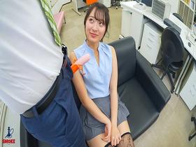 【ごっくんセクハラ】残業中オフィスで2人きり、ムラムラ部長の中年精子を毎日飲まされる押しに弱い新人デカ尻部下OL　サンプル画像15
