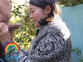 地味で純朴な人妻が切望した野外姦旅行。 彼女が不倫する理由は分からないけど剛毛に包まれたマ●コは熱くとろけていた。 藤江由恵　サンプル画像03